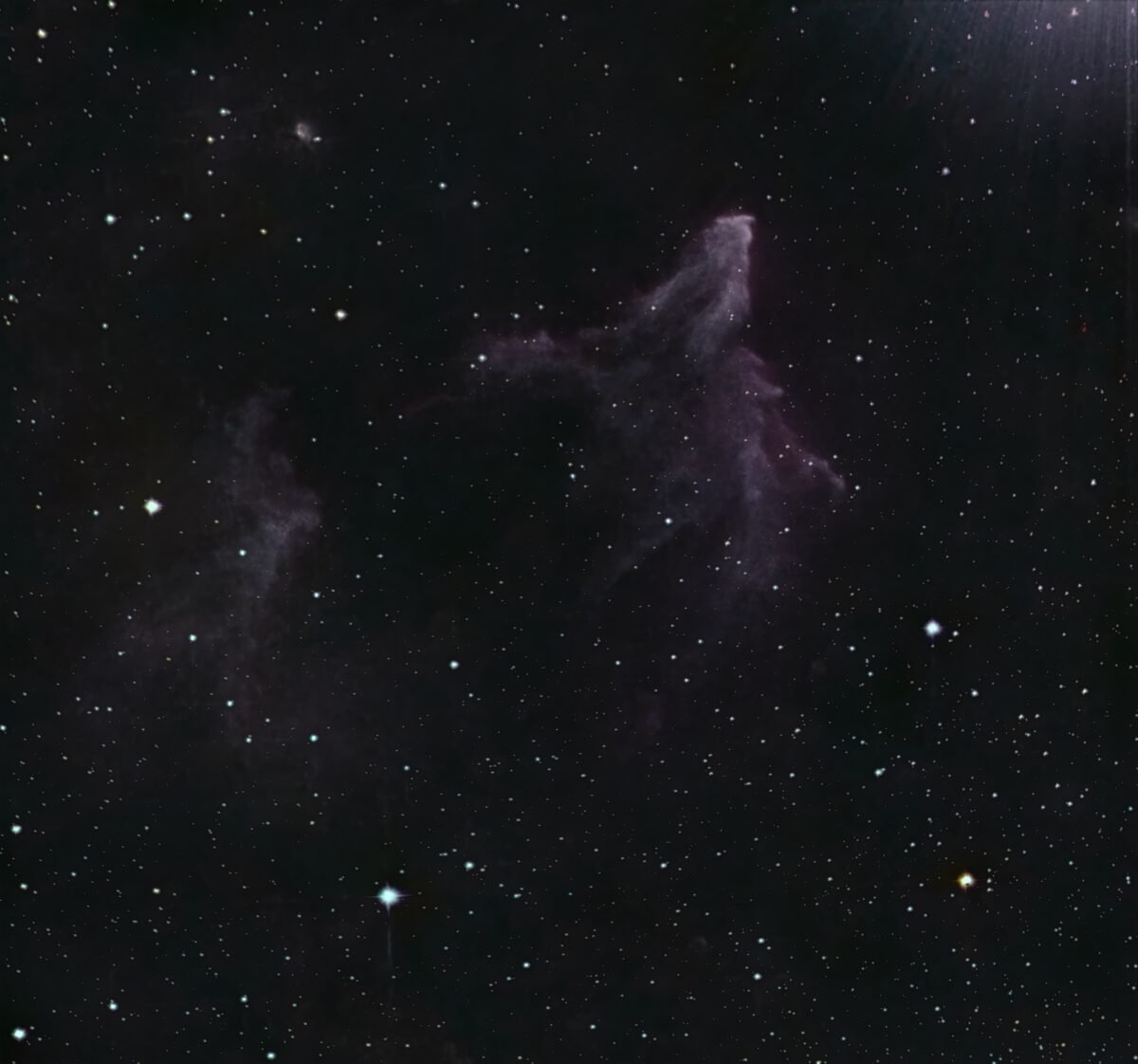 The Ghost of Cassiopeia (SH2-185 / IC 63) in LRGB — a blue reflection nebula with Hα rims, Sky-Watcher 200PDS and ToupTek ATR533M, Mecklenburg-Vorpommern.